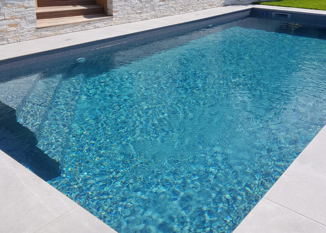 Rénovation piscine PVC armé - Avant/Après